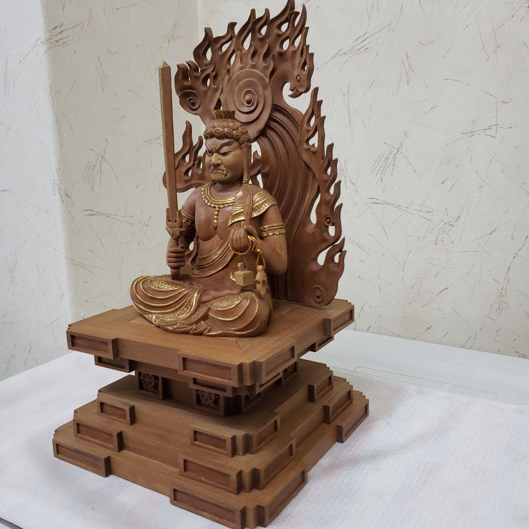 Ｂフライデー　魔除★アフリカ白檀 不動明王座像4寸 眼入・瑟瑟座★