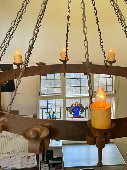 直径116cm アンティークのシャンデリア　イギリス製　特大サイズアイアン