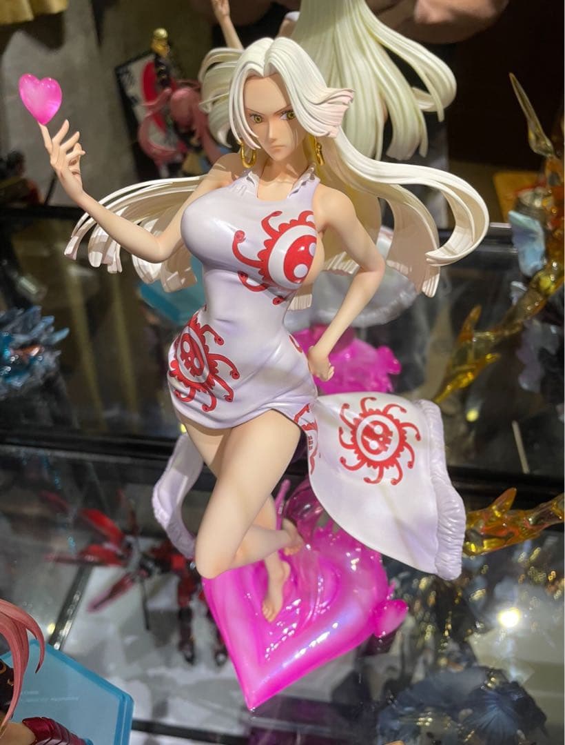 ワンピース 海賊女帝 ボア ハンコック フィギュア 新品
