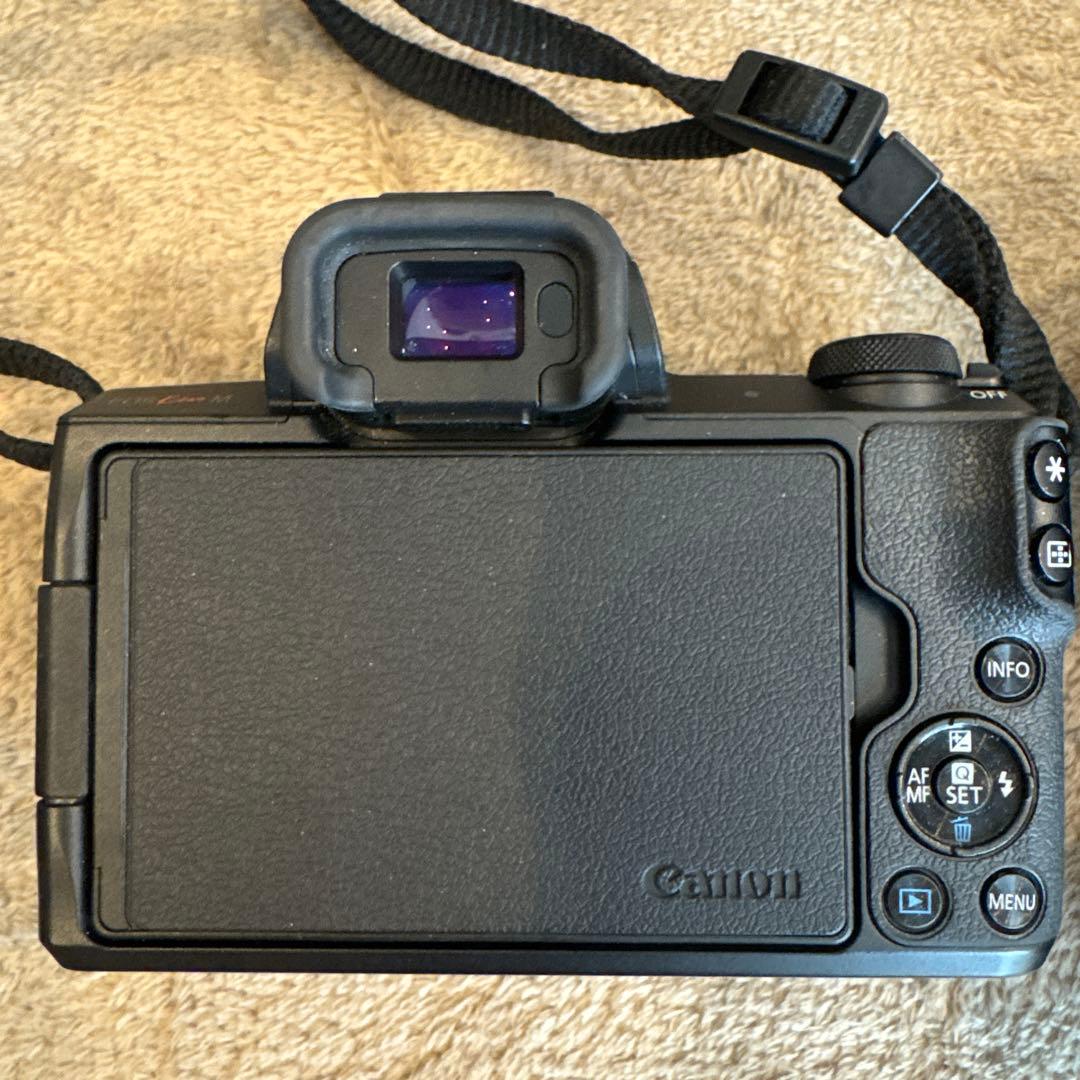 Canon EOS Kiss M ミラーレス一眼レンズ3本付き　本日まで値下げ