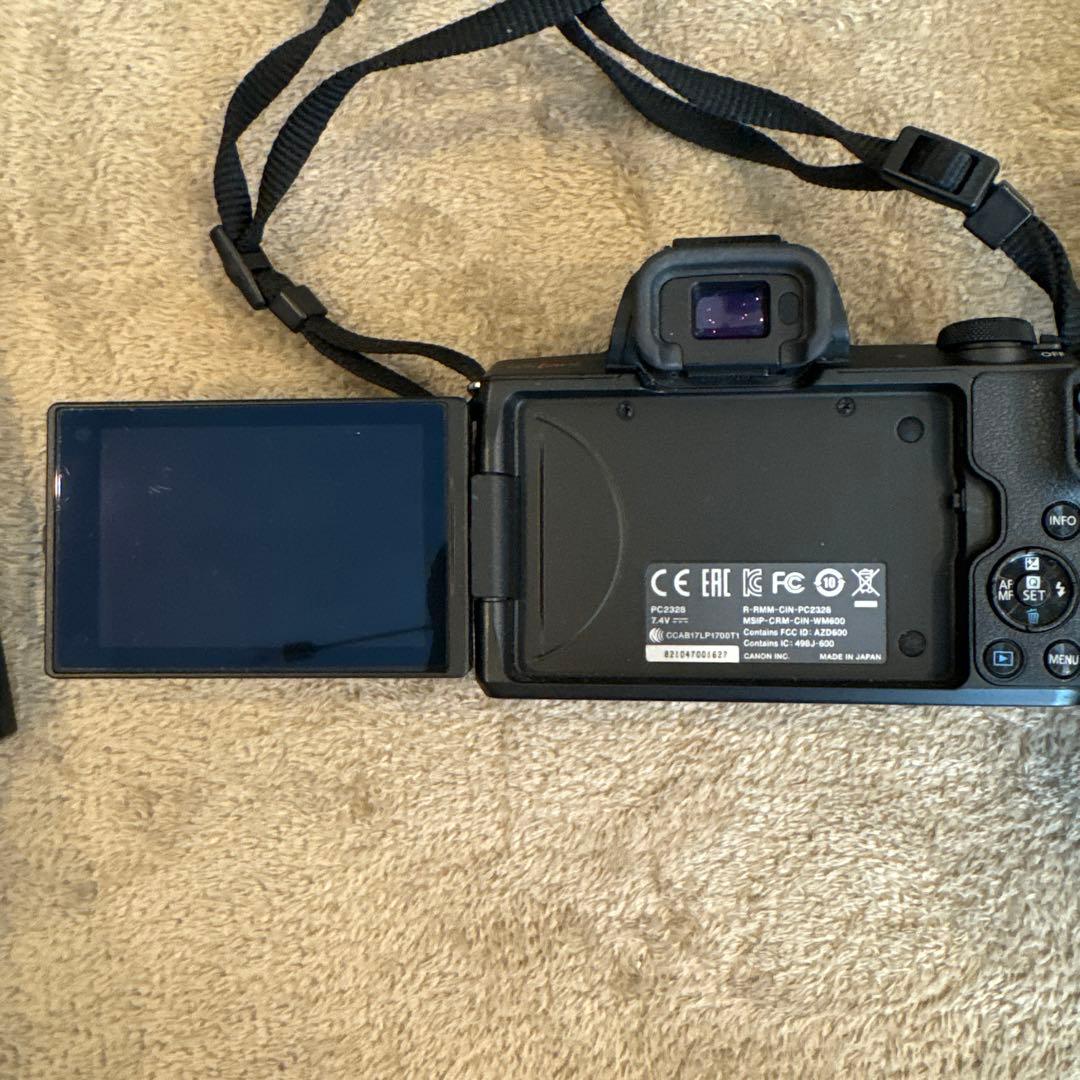 Canon EOS Kiss M ミラーレス一眼レンズ3本付き　本日まで値下げ