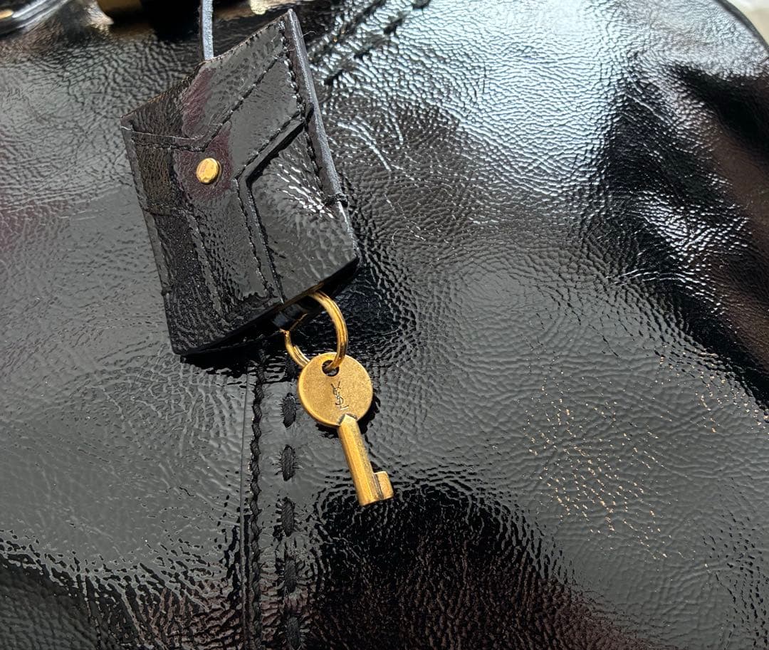 イヴ・サンローラン　ミューズ　ハンドバッグ　パテントレザー　黒