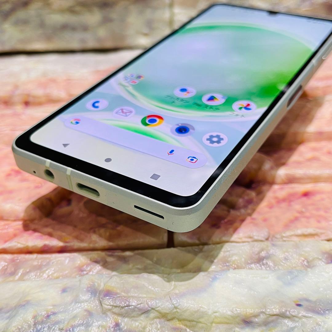 美品 SIMフリー AQUOS sense8 128GB ペールグリーン