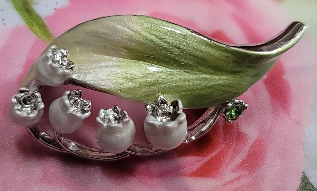 新品　ヴァンドームブティック　ブローチ すずらん　ブローチ　スズラン