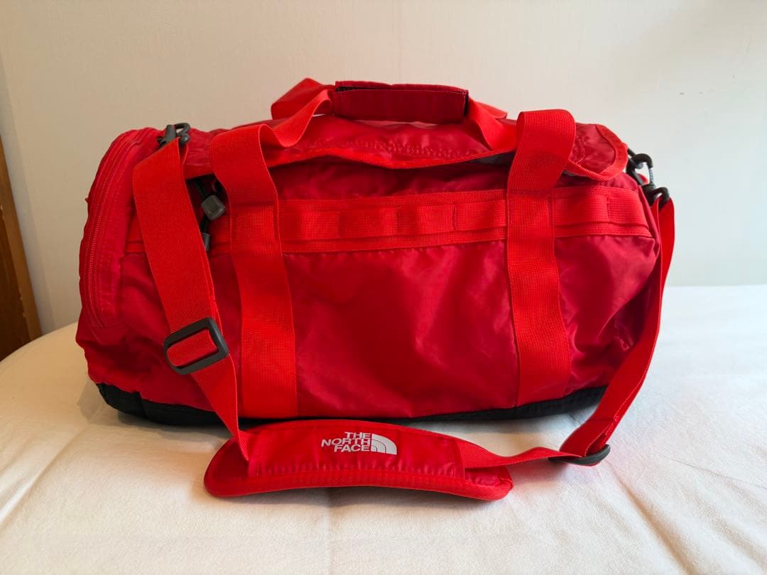 ノースフェイス　ナイロンダッフルバッグ/赤
