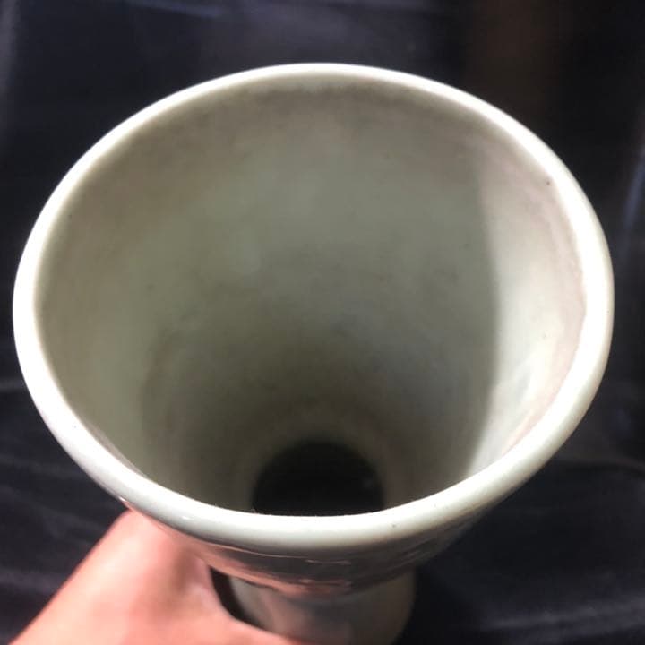 遺品整理◆蔵から謎の青磁と思われる壺、壷、花瓶、古い中国骨董だと思います。