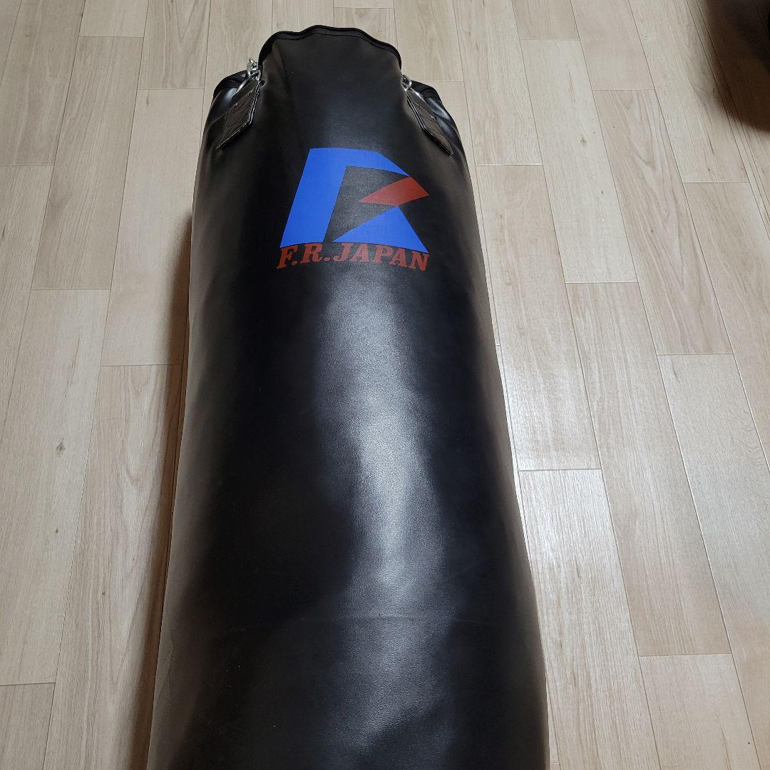 送料込み　美品　サンドバッグ　40キロ　　黒　吊り下げ