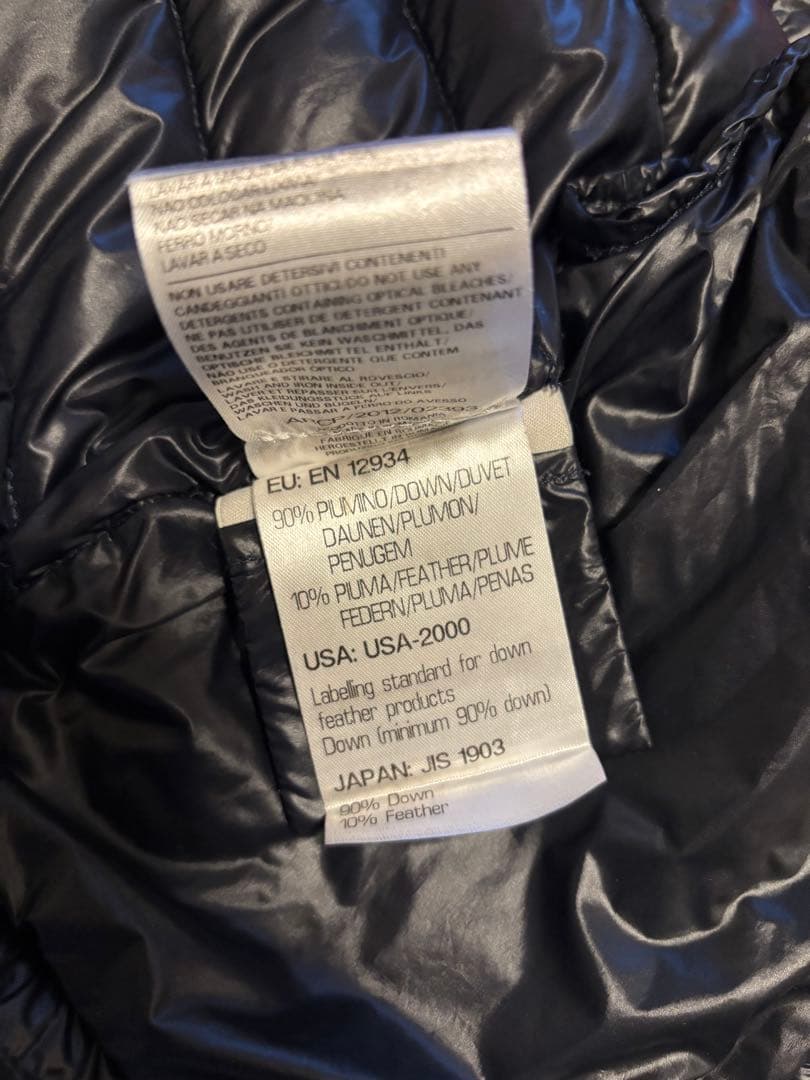 限定価格★MONCLER★薄手黒ダウンジャケット《18-24M/86》