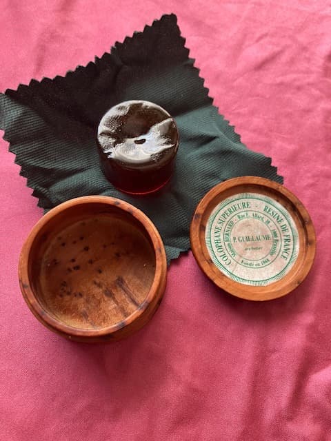 ギョーム　松脂　希少木箱　　新品の松脂付属