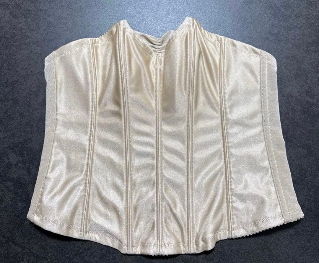 【美品】ブライダルブルーム 85 ラグジュアリービスチェ ブライダルインナー