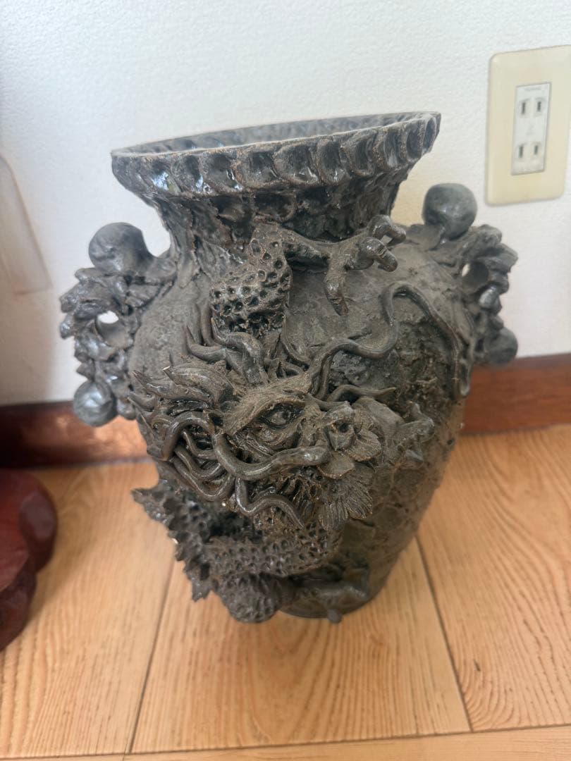 渓山作品 伊羅保釉陶彫の龍の花瓶