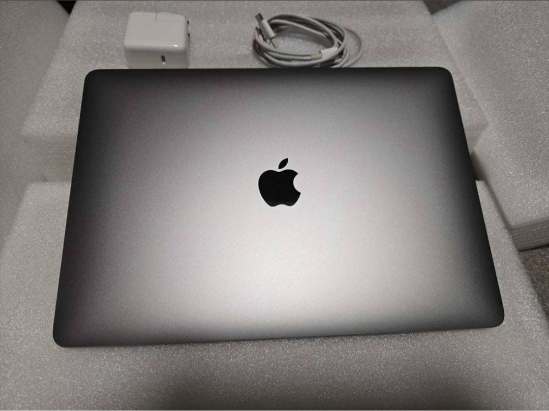 未使用に近い❗️MacBook Air 2020 M1チップ 16GB&512GB