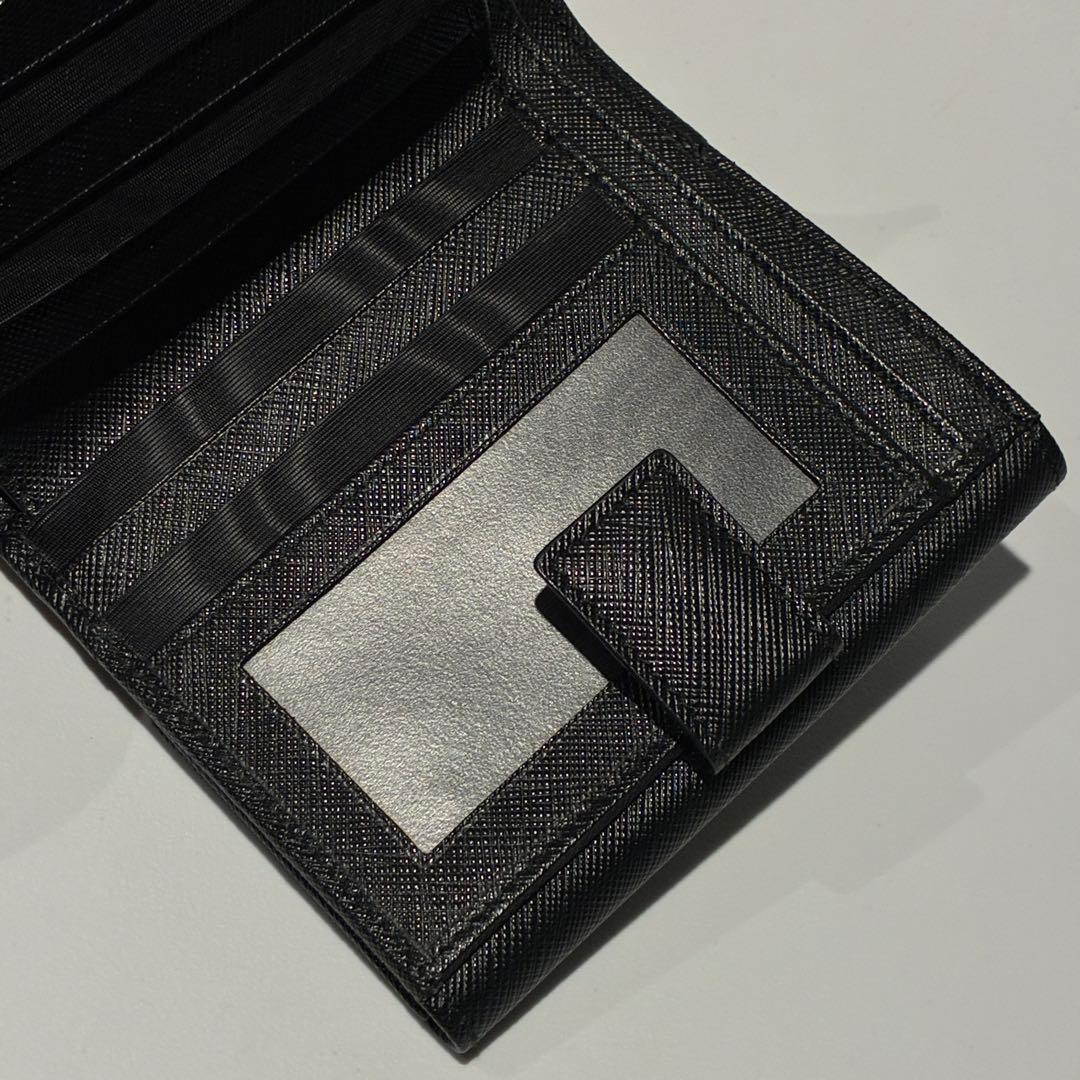 user_31d064ff フェラガモ 二つ折り財布