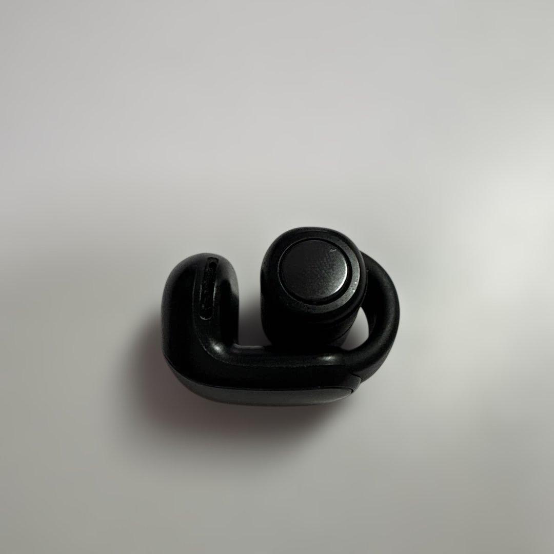 Bose Ultra Open Earbuds ワイヤレスイヤホン 左耳とケース