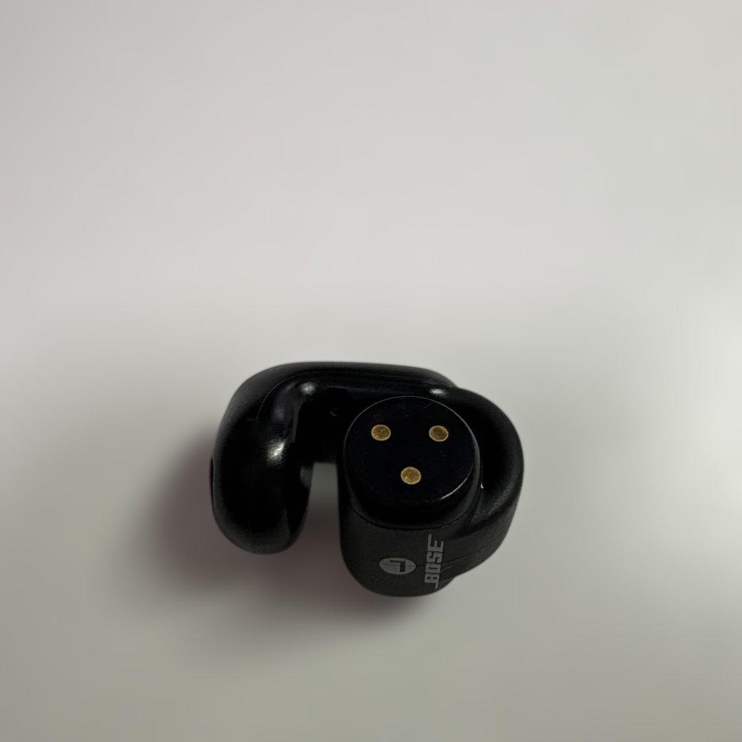 Bose Ultra Open Earbuds ワイヤレスイヤホン 左耳とケース