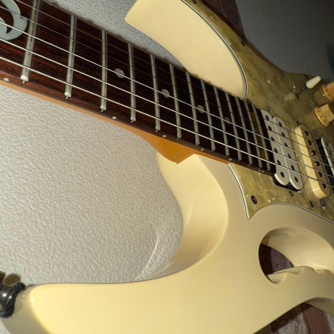 Ibanez JEM555 White Steve Vai シグネチャーモデル