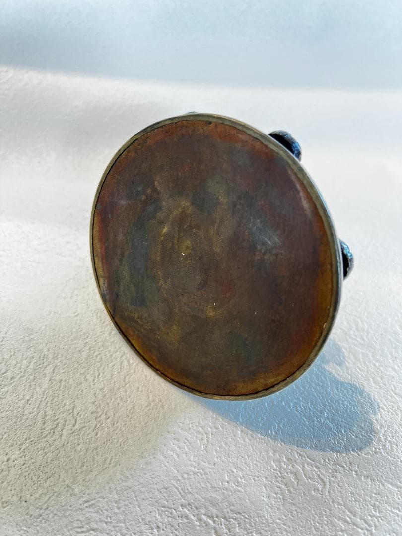 インク壺　ブロンズ製　木株の上に座るデビル