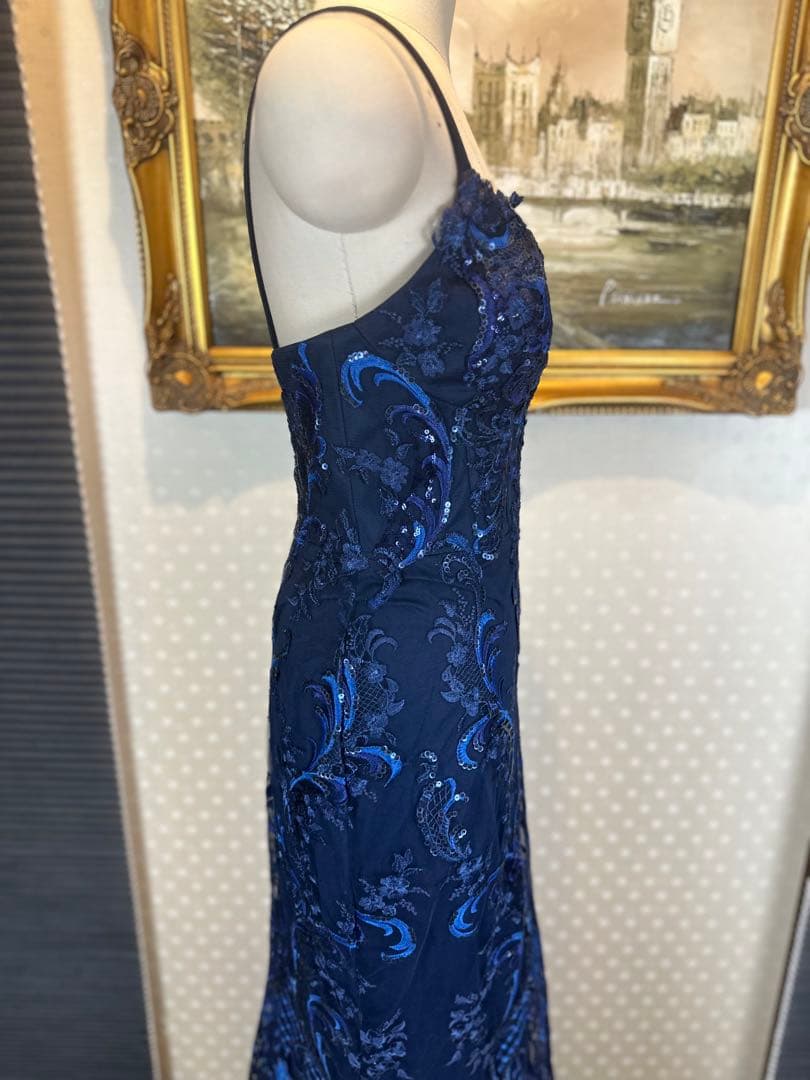 ネイビーブルー 刺繍入り マーメイドラインドレス