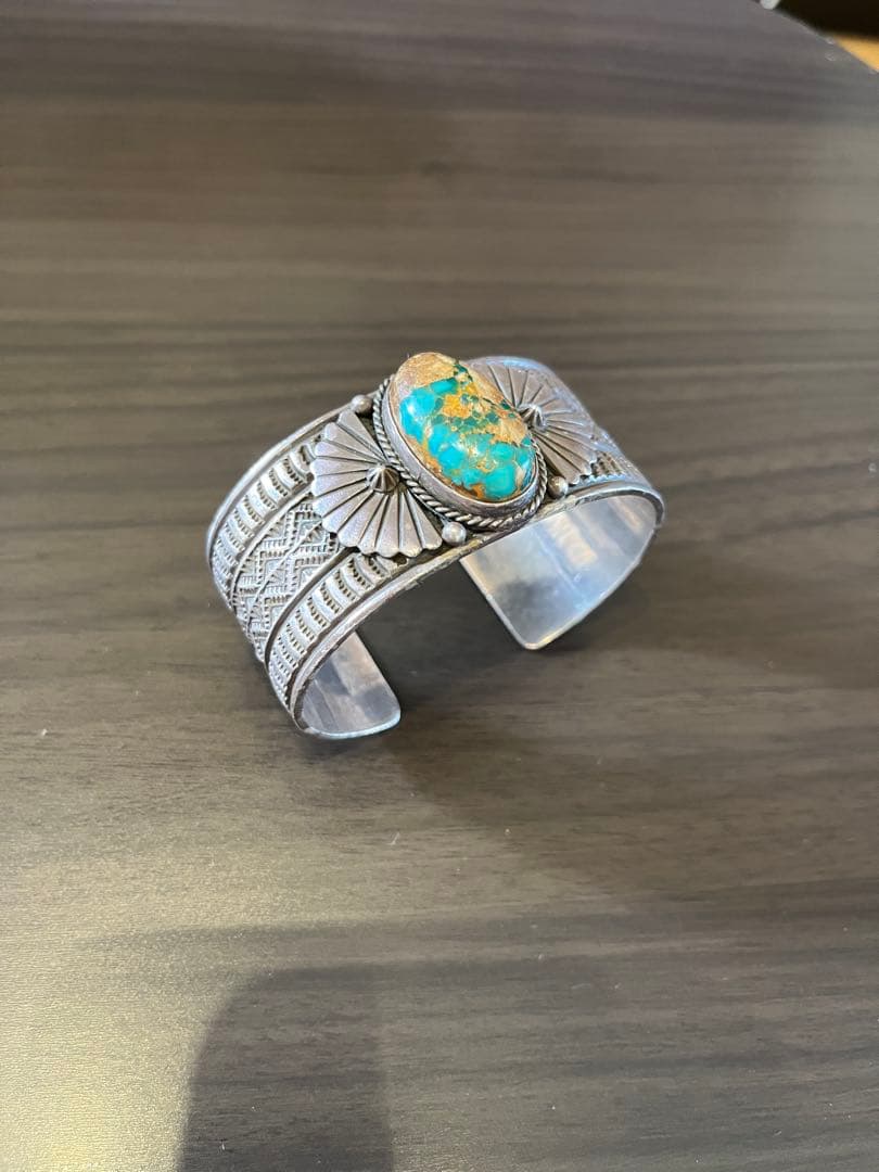 サンシャイン・リーヴス　ナバホ族ターコイズ　シルバー バングル