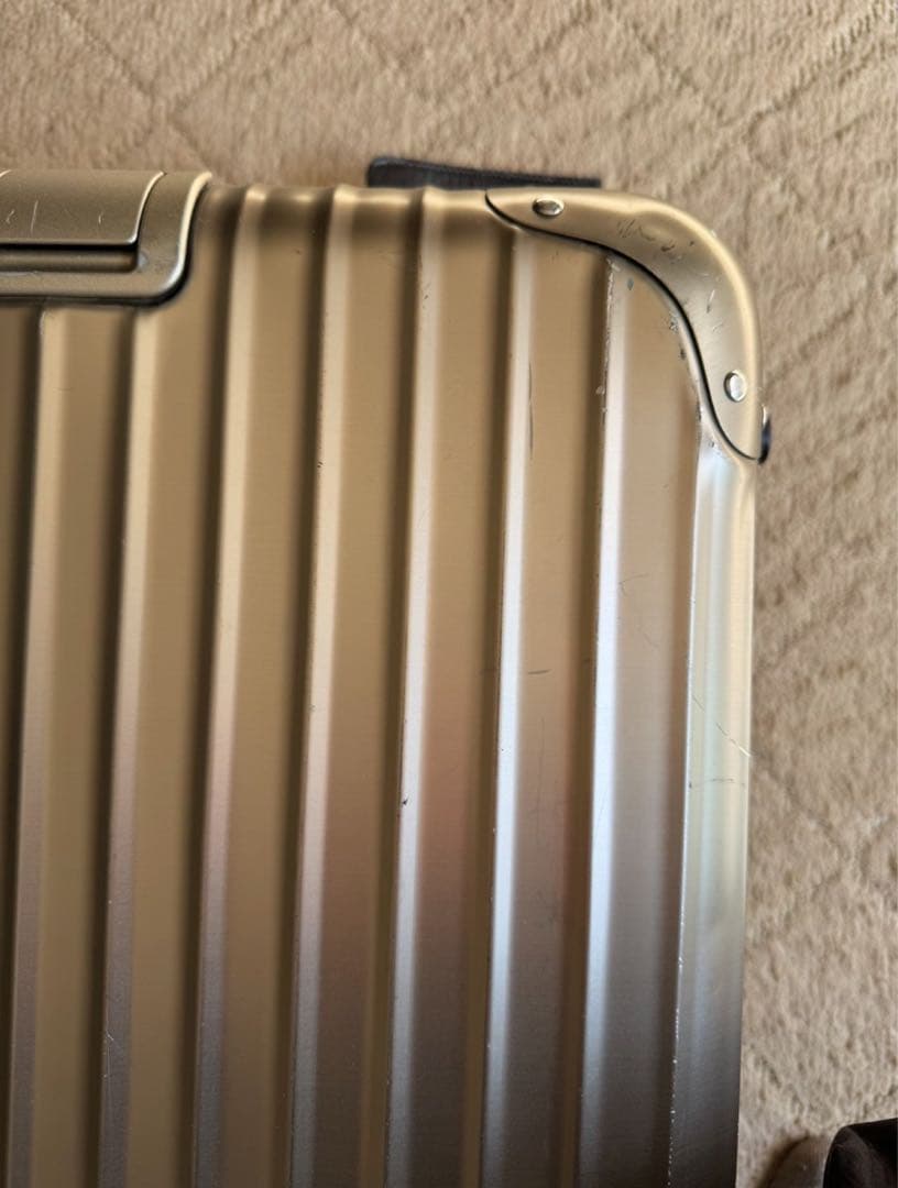 RIMOWA リモワ スーツケース チタン 2輪　32L
