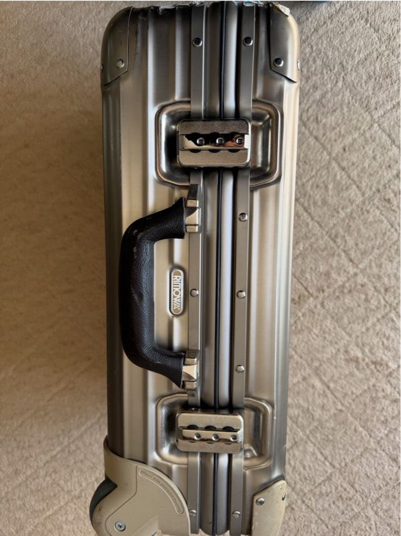 RIMOWA リモワ スーツケース チタン 2輪　32L