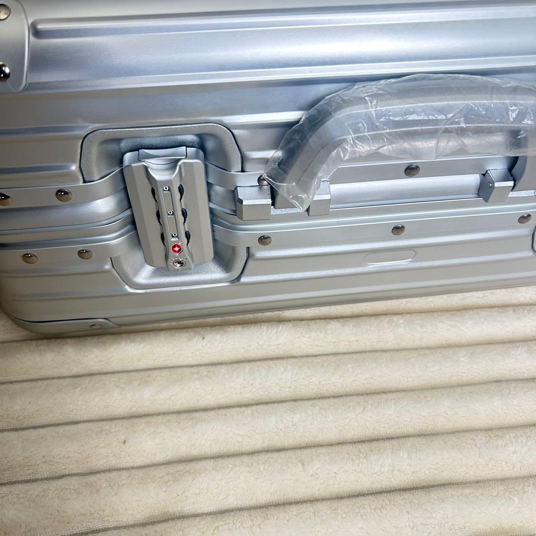 大特価❣️美品❣️キャリーバッグ軽量S サイズ(Small, Silver)