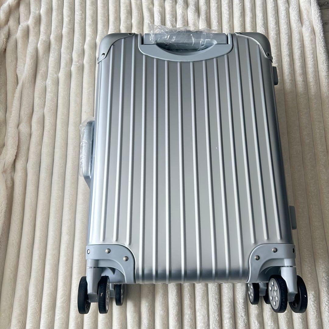 大特価❣️美品❣️キャリーバッグ軽量S サイズ(Small, Silver)