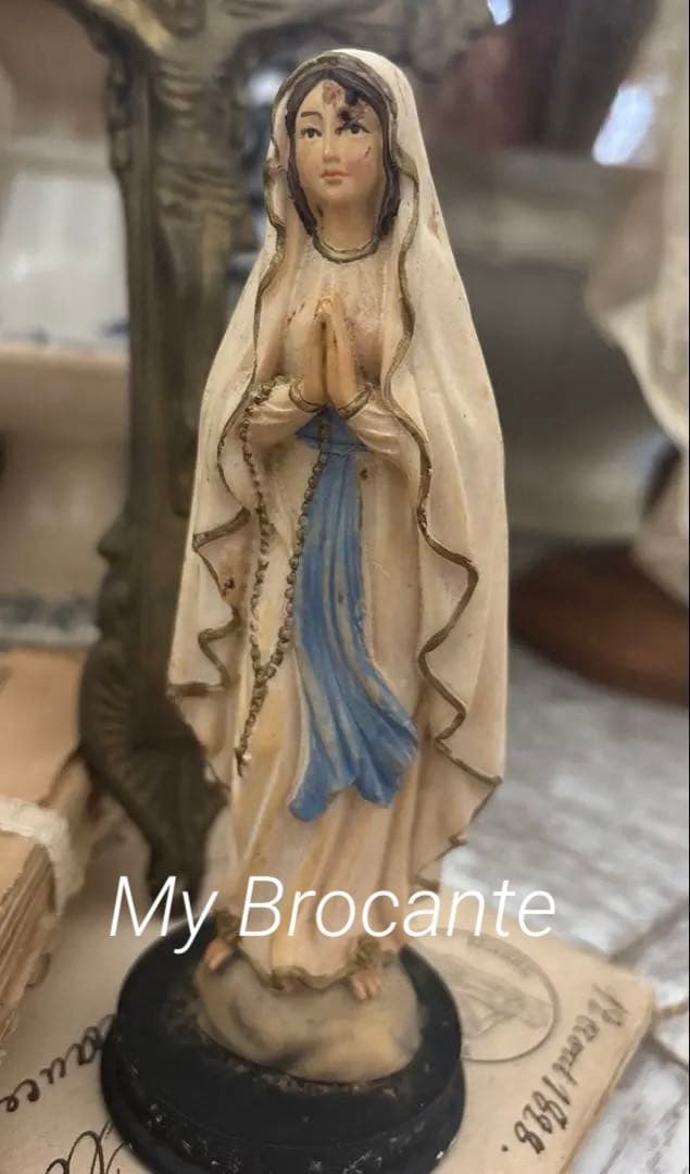 アンティーク雑貨 Small old religious statue.