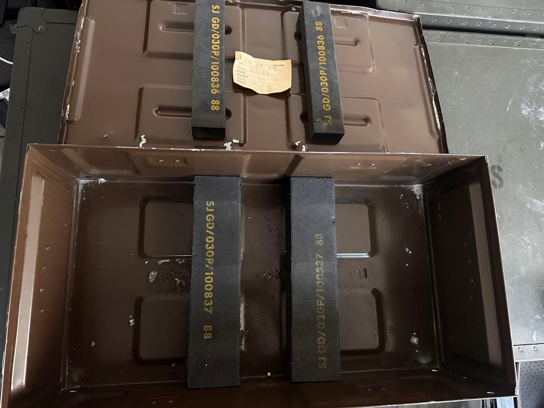 弾薬箱 爆発物用 仕切り付き　ミリタリーボックス　対戦　US 軍物　ヴンテージ