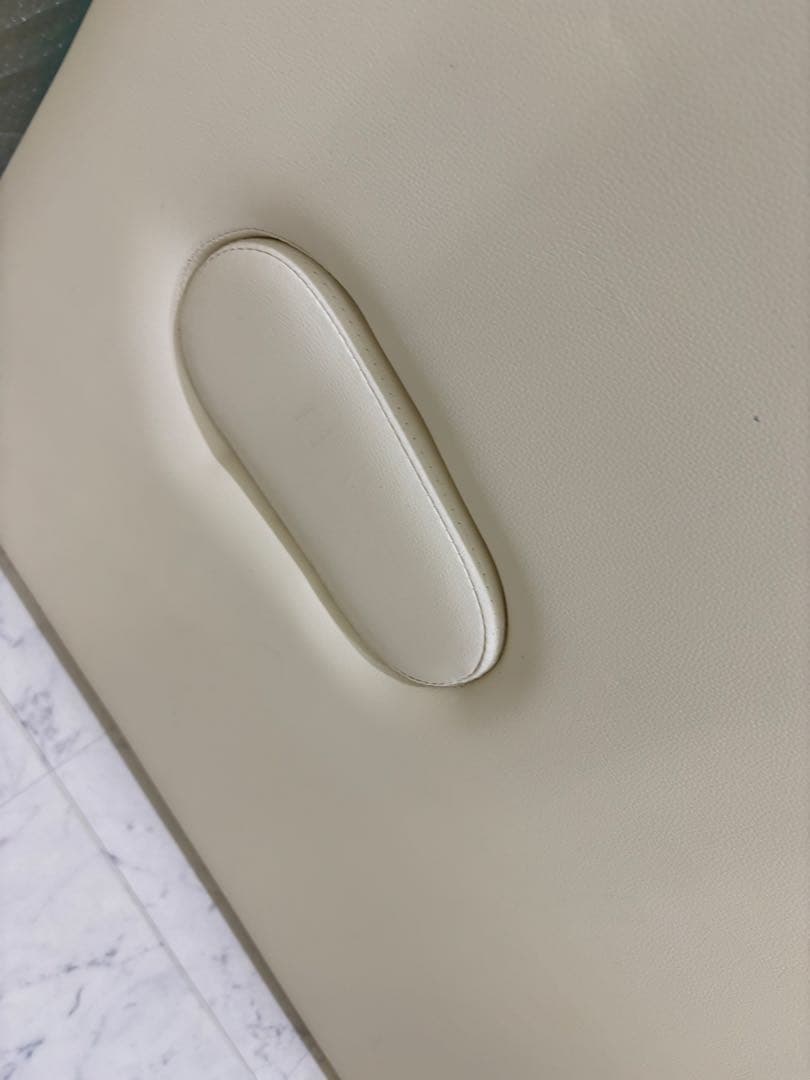 エステ/軽量折りたたみマッサージベッド