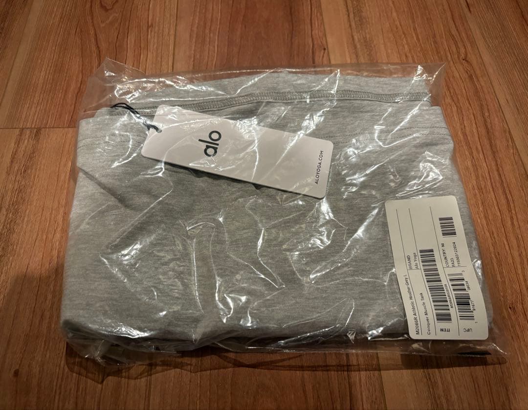 【新品タグ付】alo yoga （アローヨガ）タンクトップ L