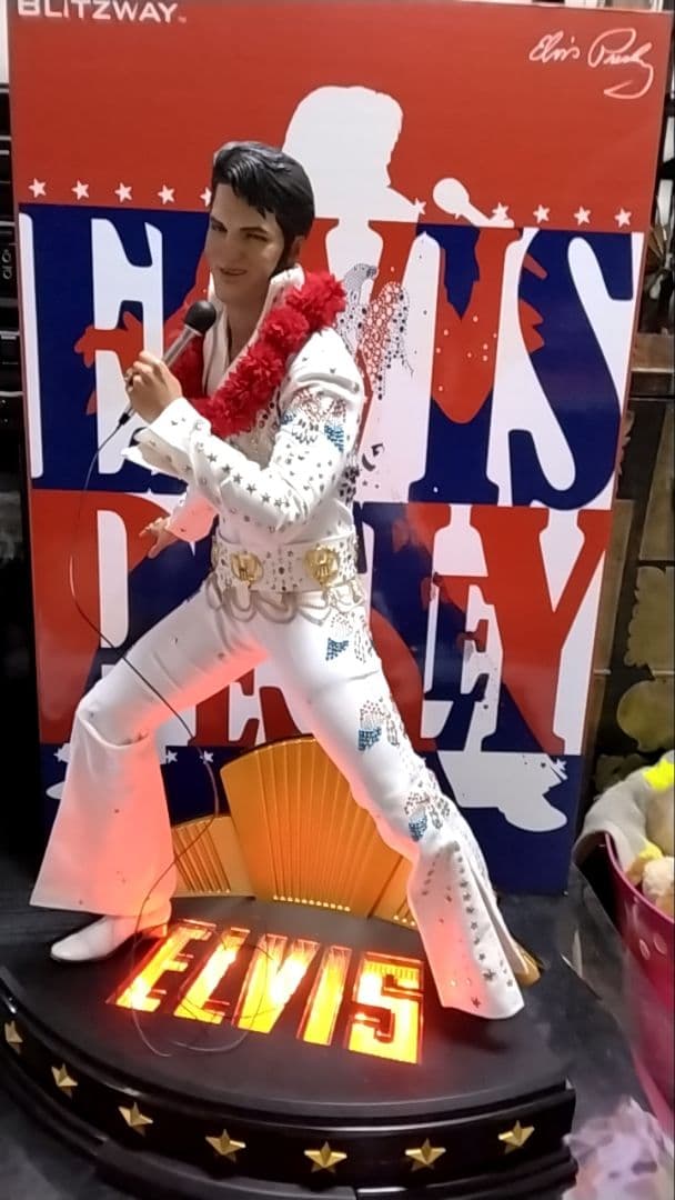 入手困難❄永遠のスター☆エルビス・プレスリー フィギュア1/4スケール(別顔付き