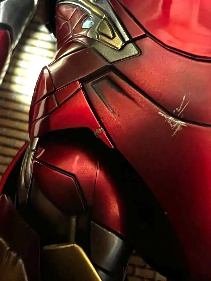 ホットトイズ　アイアンマン　マーク85 バトルダメージ版