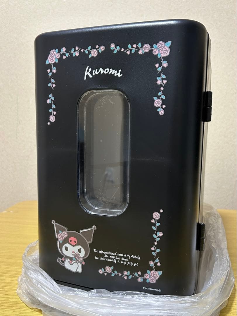 未使用　ポータブル　保冷温庫　8ℓ 車でも使える2電方式　サンリオ