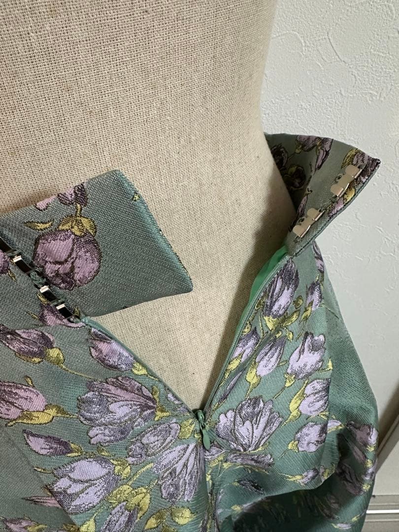 パステルグリーン花柄スカート　未使用　38