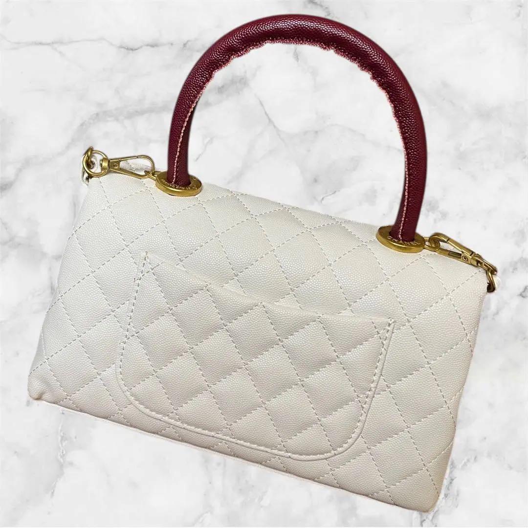 ホワイトキルティングバッグ　ショルダー