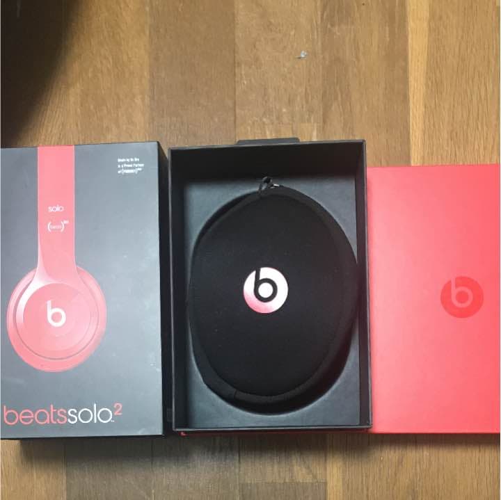 ビーツ ヘッドホン solo2