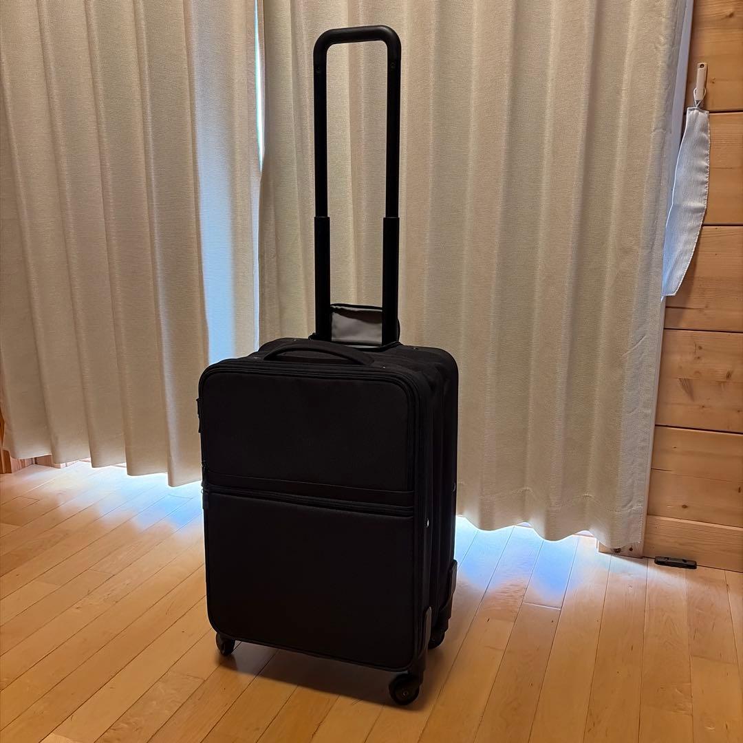 無印良品 半分の厚みで収納できるソフトキャリー(36L)