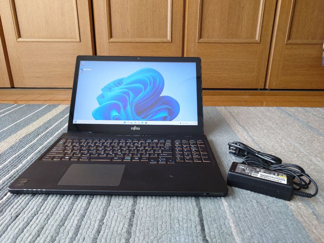 富士通 LIFEBOOK AH77 / Win11 i7 タッチ 最上位