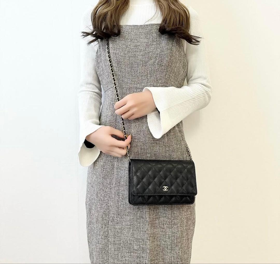 CHANEL ブラックレザー ショルダーバッグ　ノベルティギフト