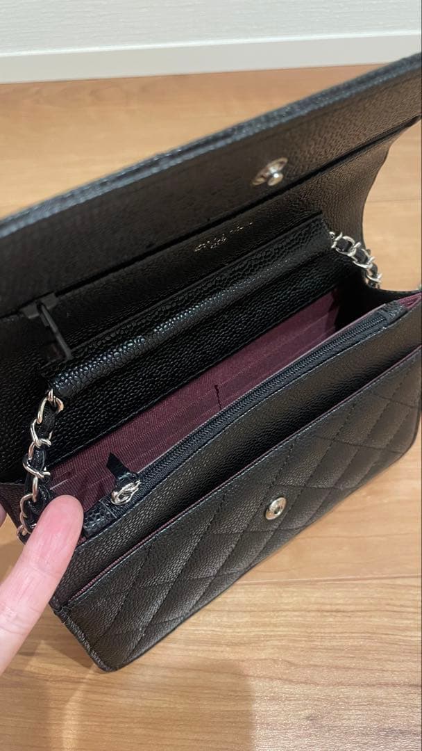 CHANEL ブラックレザー ショルダーバッグ　ノベルティギフト