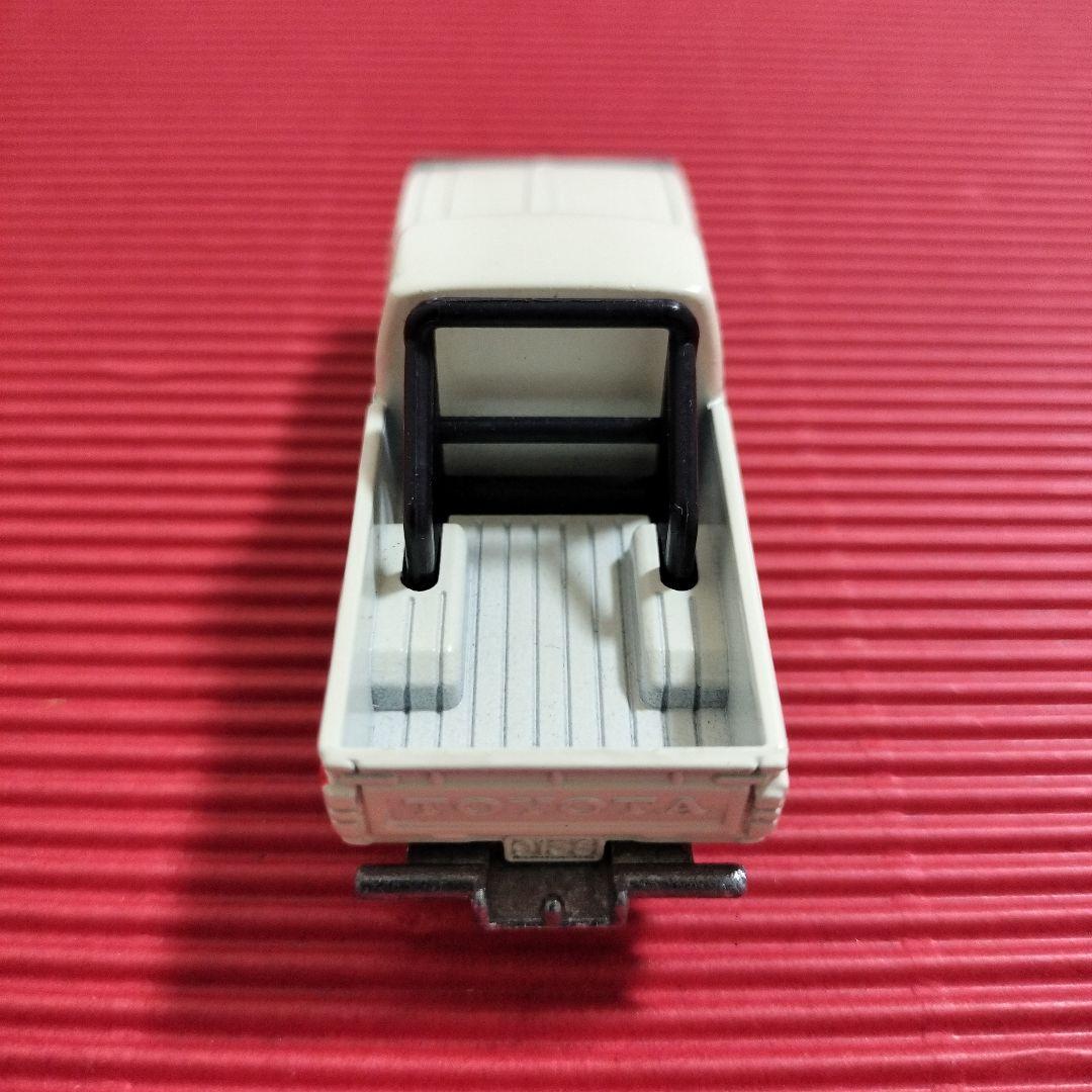 トミカ『トヨタ ハイラックス4WD』未開封品