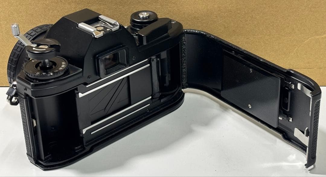 Nikon EM フィルム一眼レフカメラ