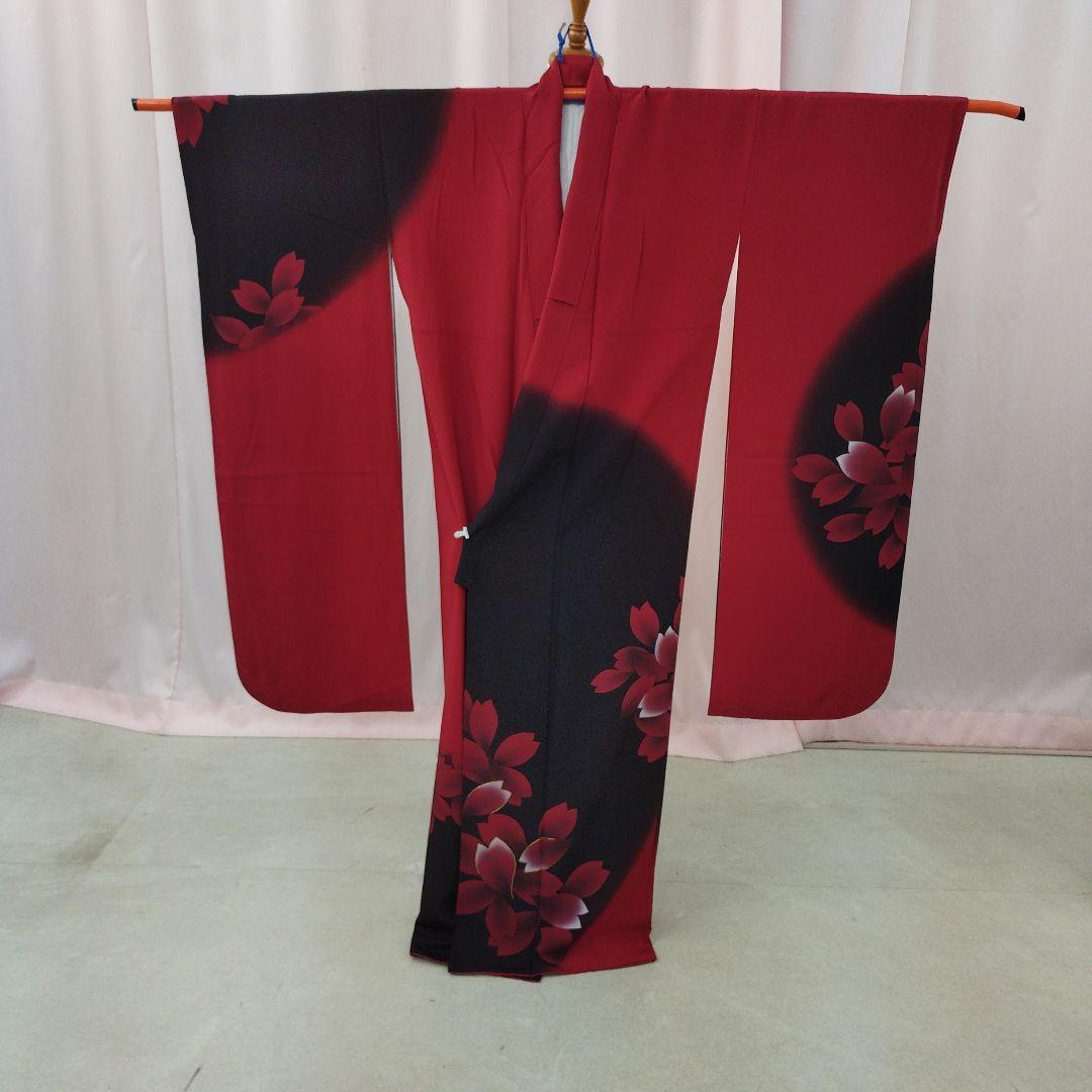 赤黒桜模様振袖