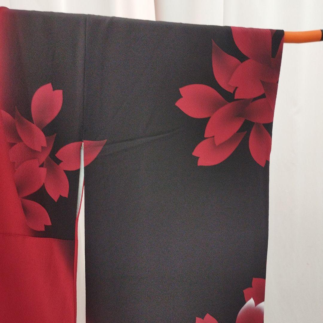 赤黒桜模様振袖