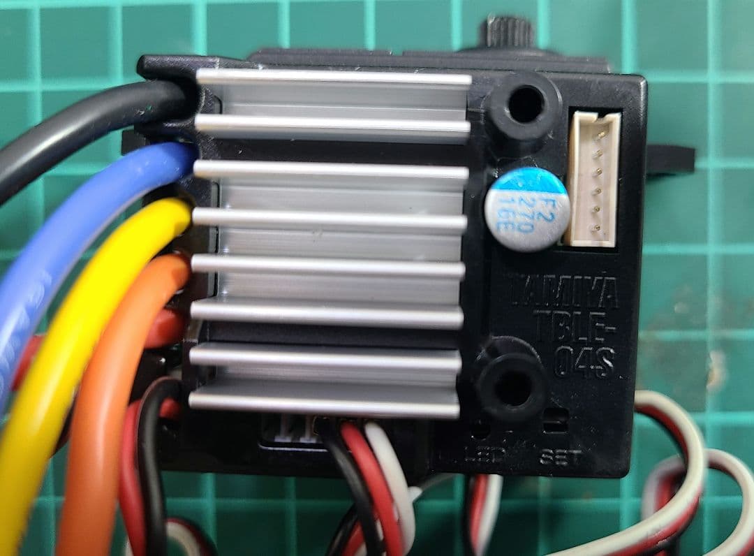 タミヤファインスペック2.4G受信機、アンプ、サーボのセット