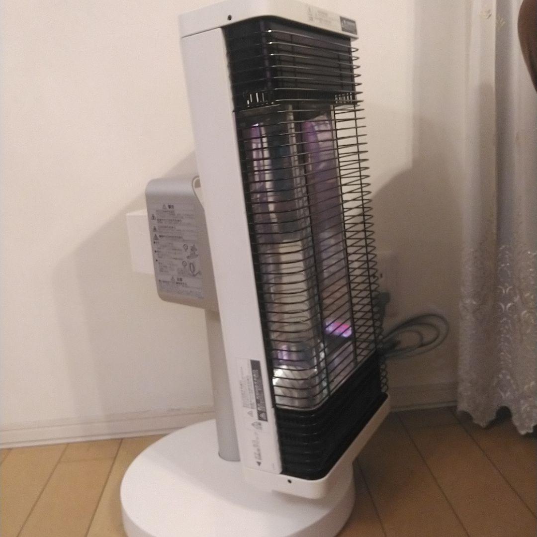 ダイキン　遠赤外線暖房機　セラムヒート 2021年CER11YS-W 白