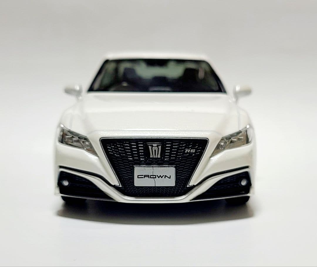 トヨタ 220系クラウン RSアドバンス カラーサンプル