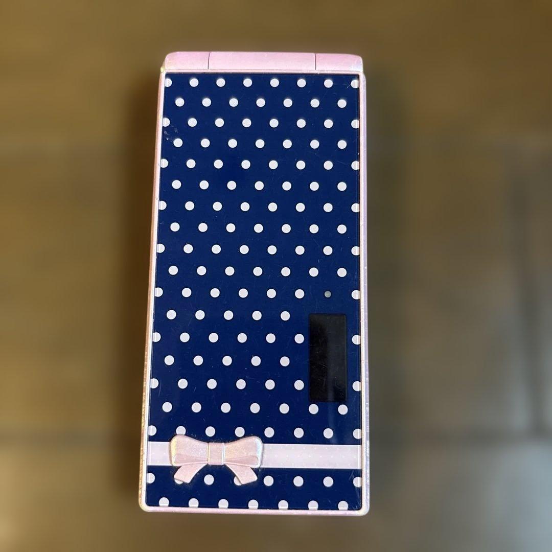 希少‼️ docomoSTYLEseriesF-06Dハッピーピンク　ガラケー