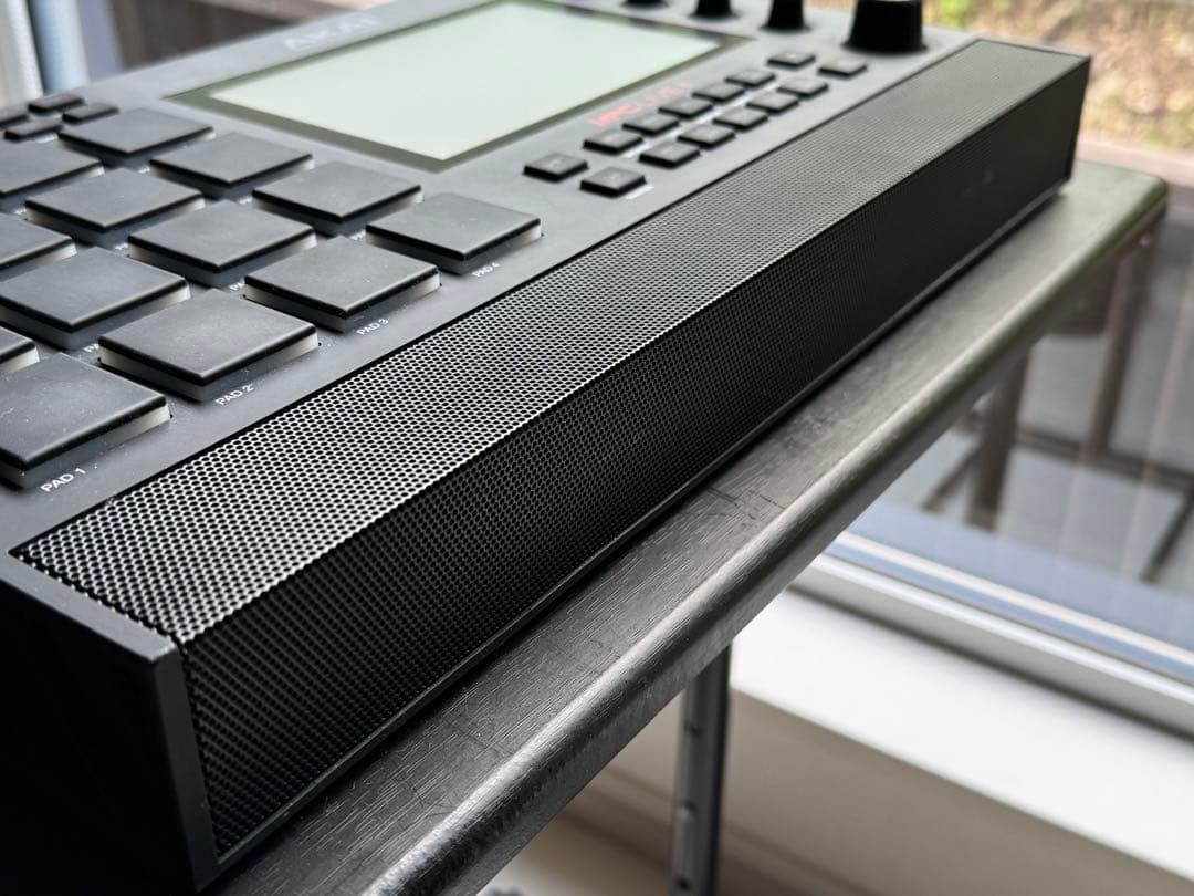 DTM・DAW AKAI Professional MPC Live II